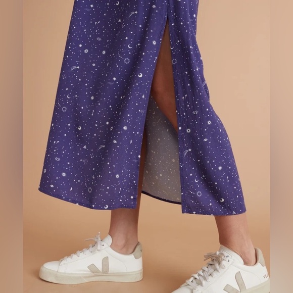 Marine Layer Ryan Midi Slip Skirt in Blue Celestial Print, Size 2 - Picture 2 of 11